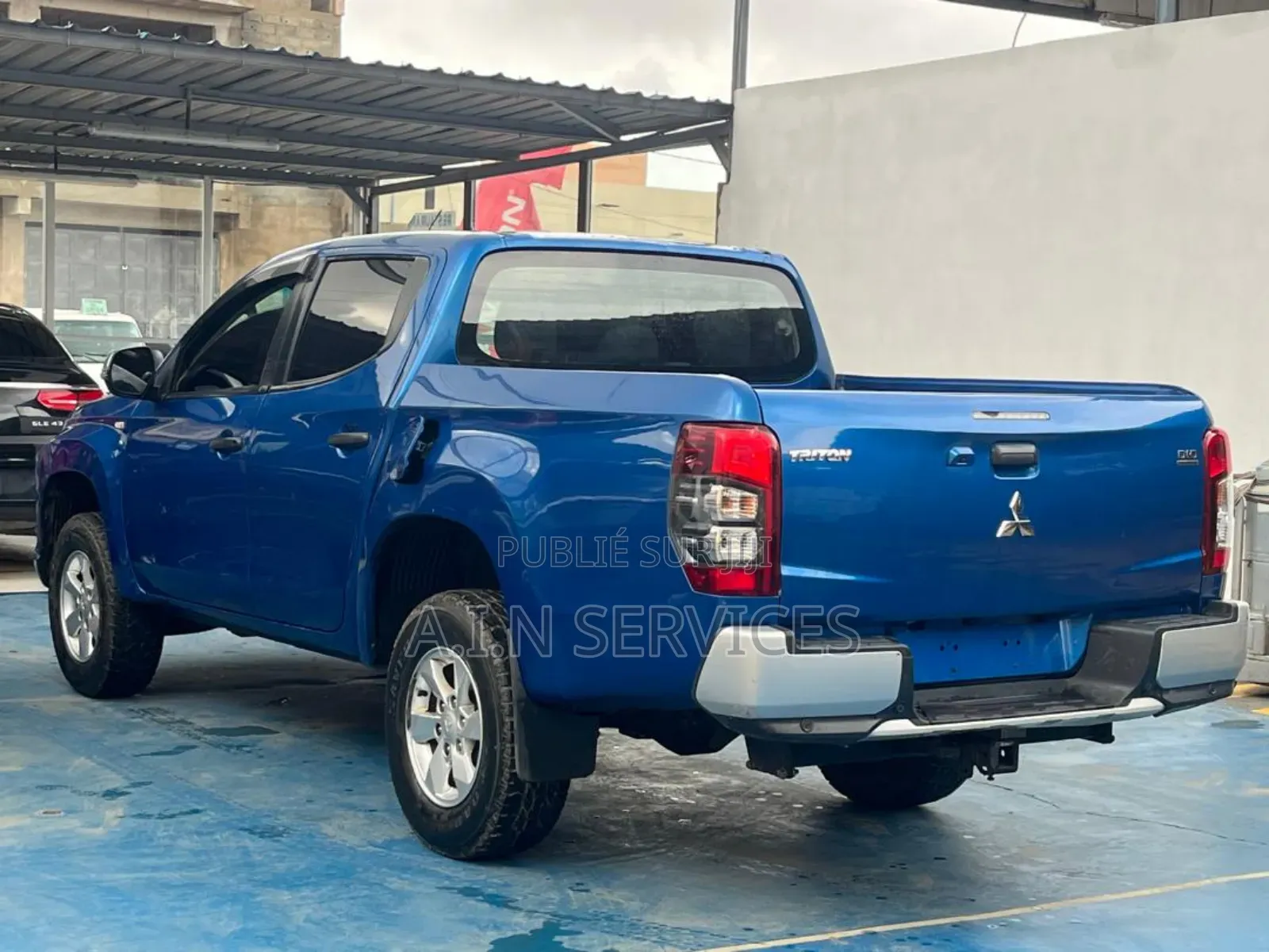 Mitsubishi L200 2021 Blue