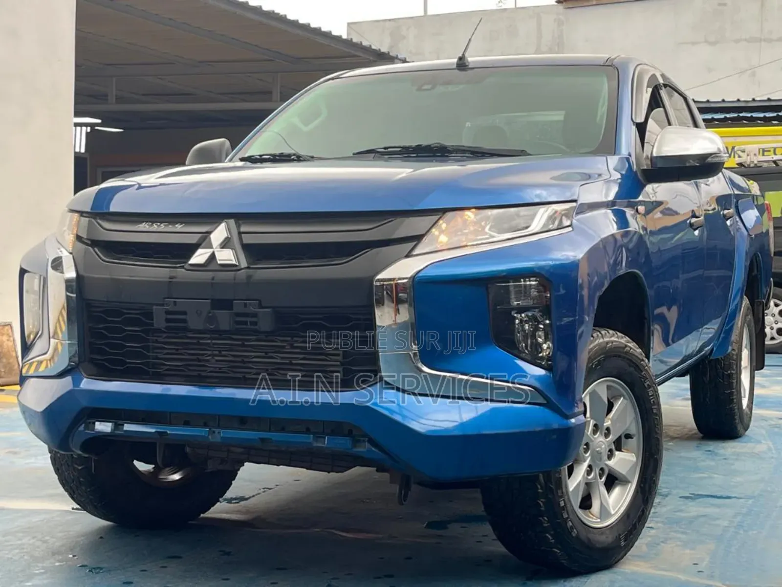 Mitsubishi L200 2021 Blue