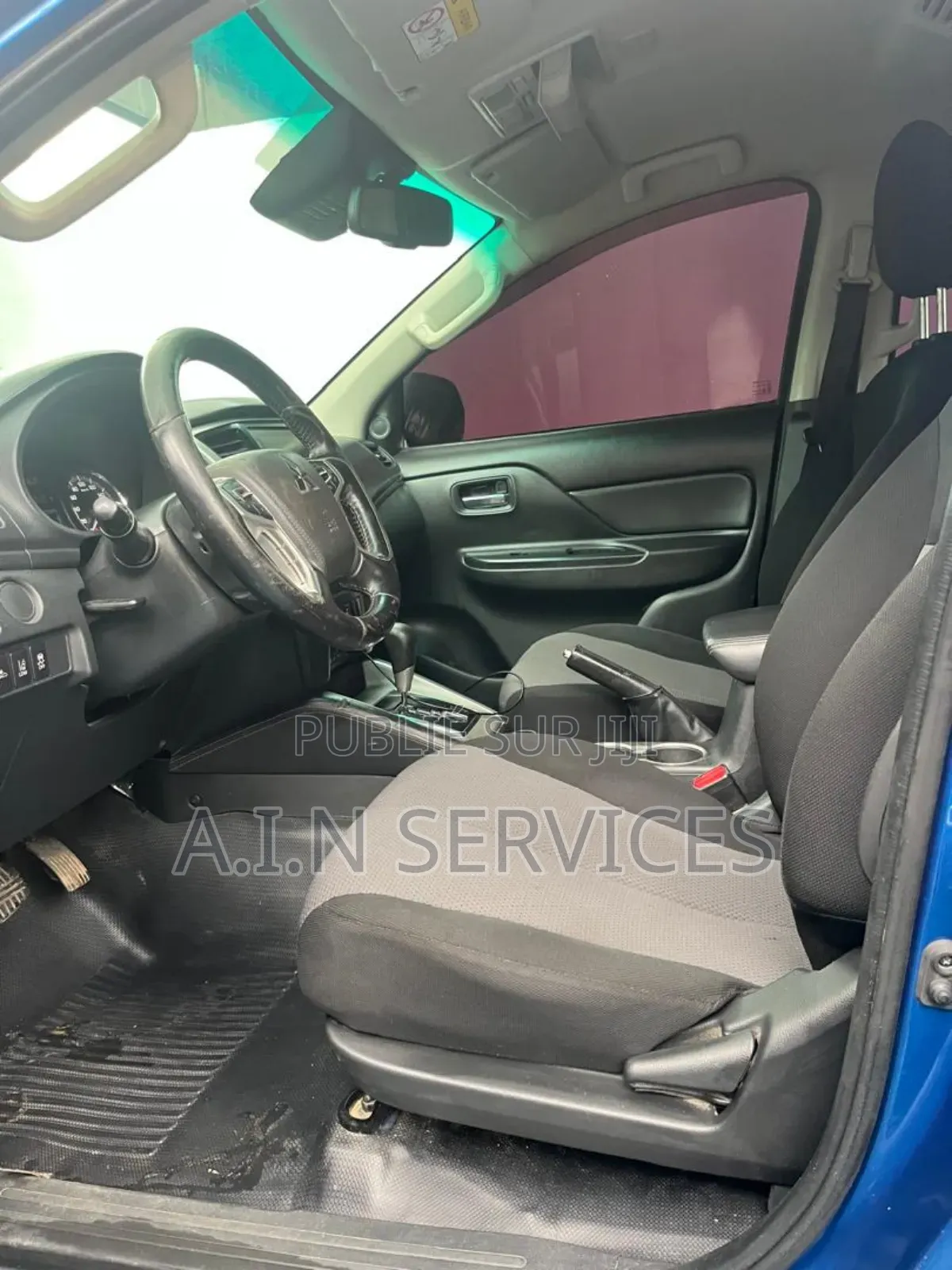 Mitsubishi L200 2021 Blue