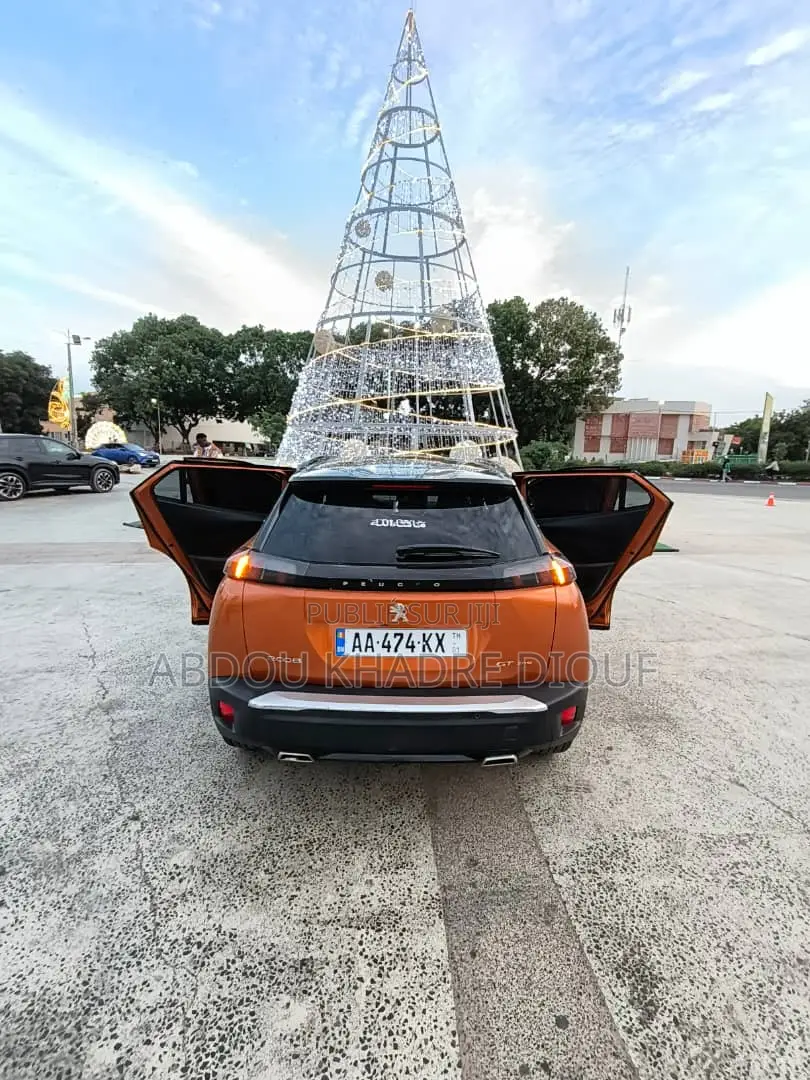 Peugeot 2008 1.2 PureTech (100 Hp) 2020 Orange