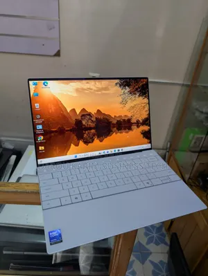 Photo - New Dell XPS 13 (9350) 16GB Intel Core Ultra 7 SSD 512GB
