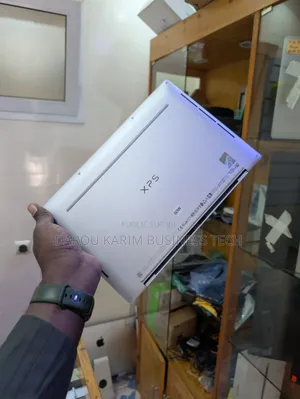 New Dell XPS 13 (9350) 16GB Intel Core Ultra 7 SSD 512GB