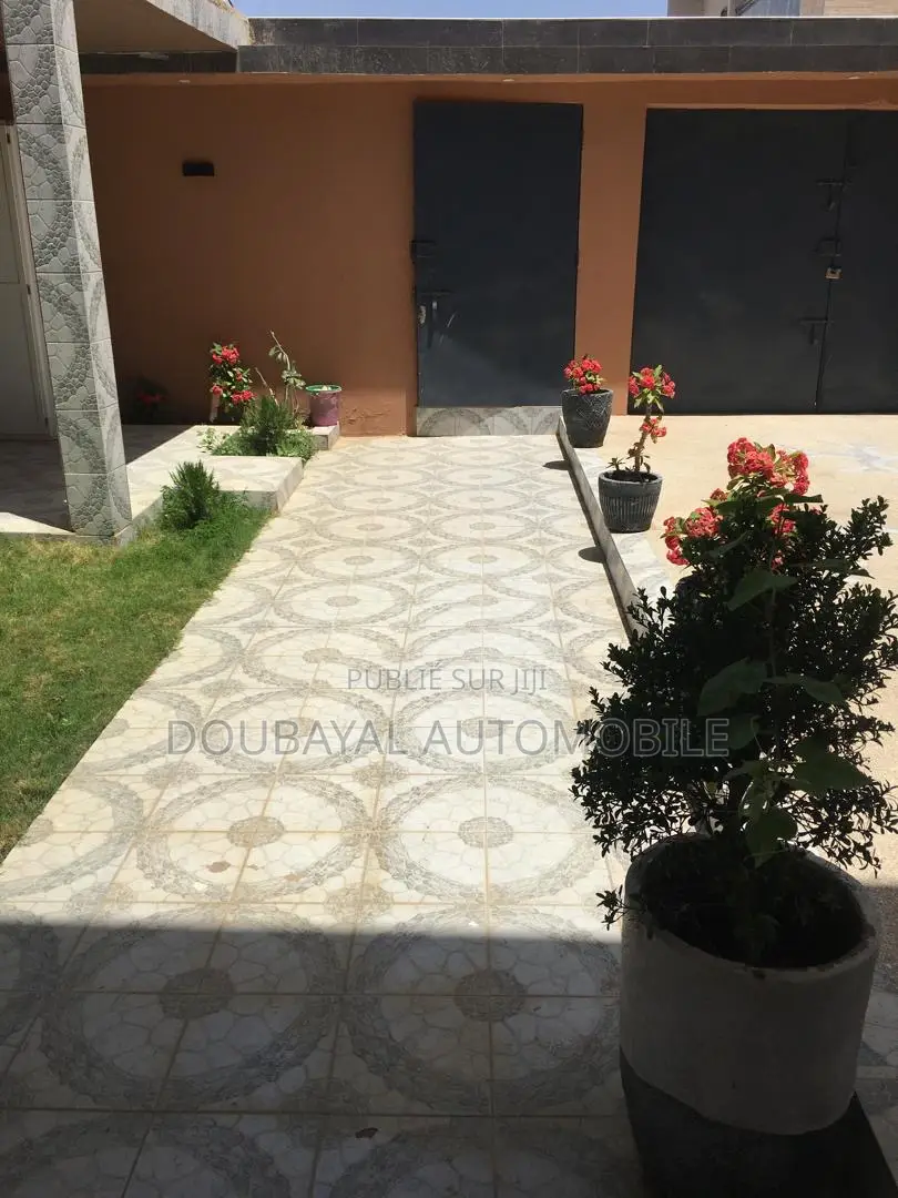 Furnished 2chbre Villa dans Mbour Sally, Thiès Nord à Vendre