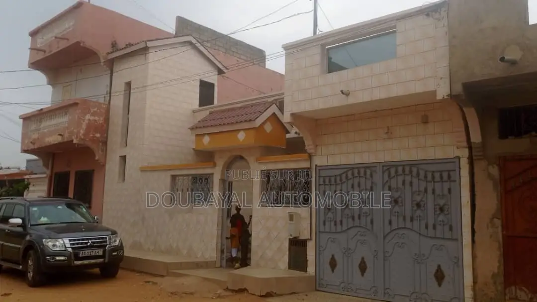 3chbre Villa dans Mbour Sally, Thiès Sud à Vendre
