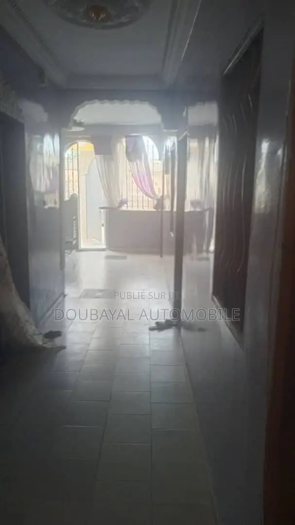 3chbre Villa dans Mbour Sally, Thiès Sud à Vendre