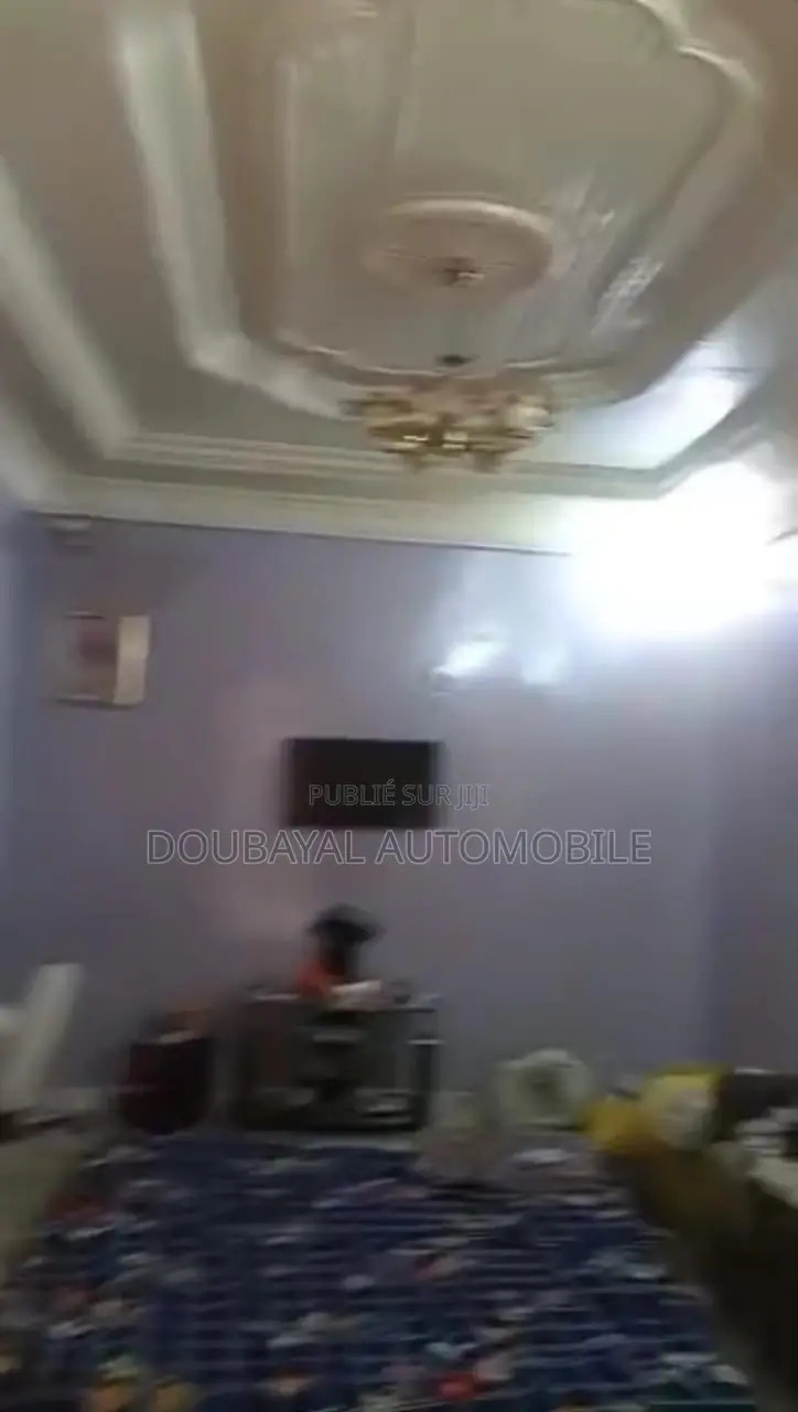 3chbre Villa dans Mbour Sally, Thiès Sud à Vendre