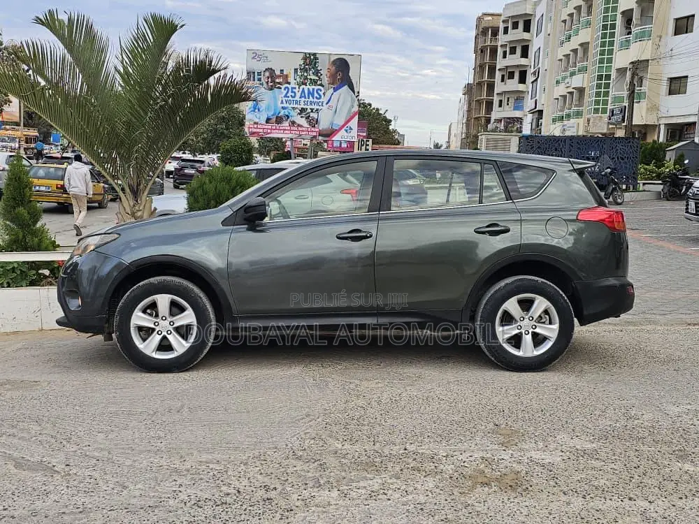 Toyota RAV4 LE 4dr SUV AWD (2.5L 4cyl 6A) 2014 Gris