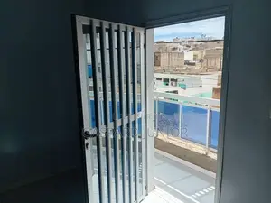 1chbre Appartement dans Grande Chmbre À, Parcelles Assainies à Louer