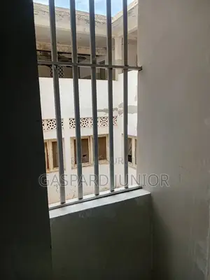 1chbre Appartement dans Grande Chmbre À, Parcelles Assainies à Louer