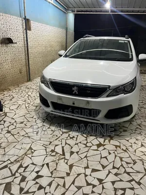 Photo - Peugeot 308 2018 Blanc