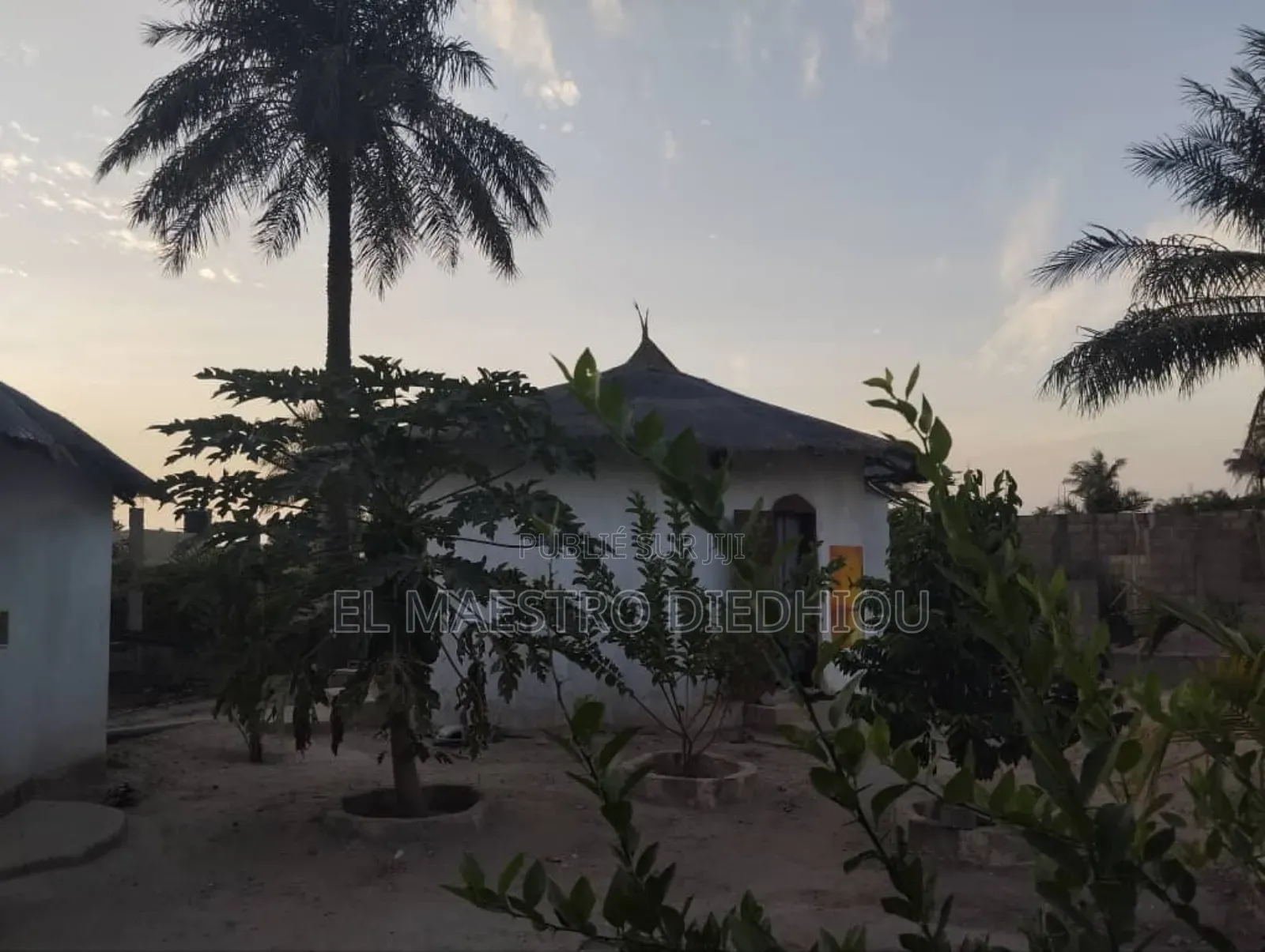 Furnished 5chbre Chambre et salon dans Auberge À Vendre, Kabrousse