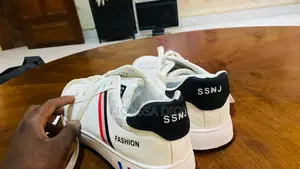 Chaussures Neuf Dakar Originale