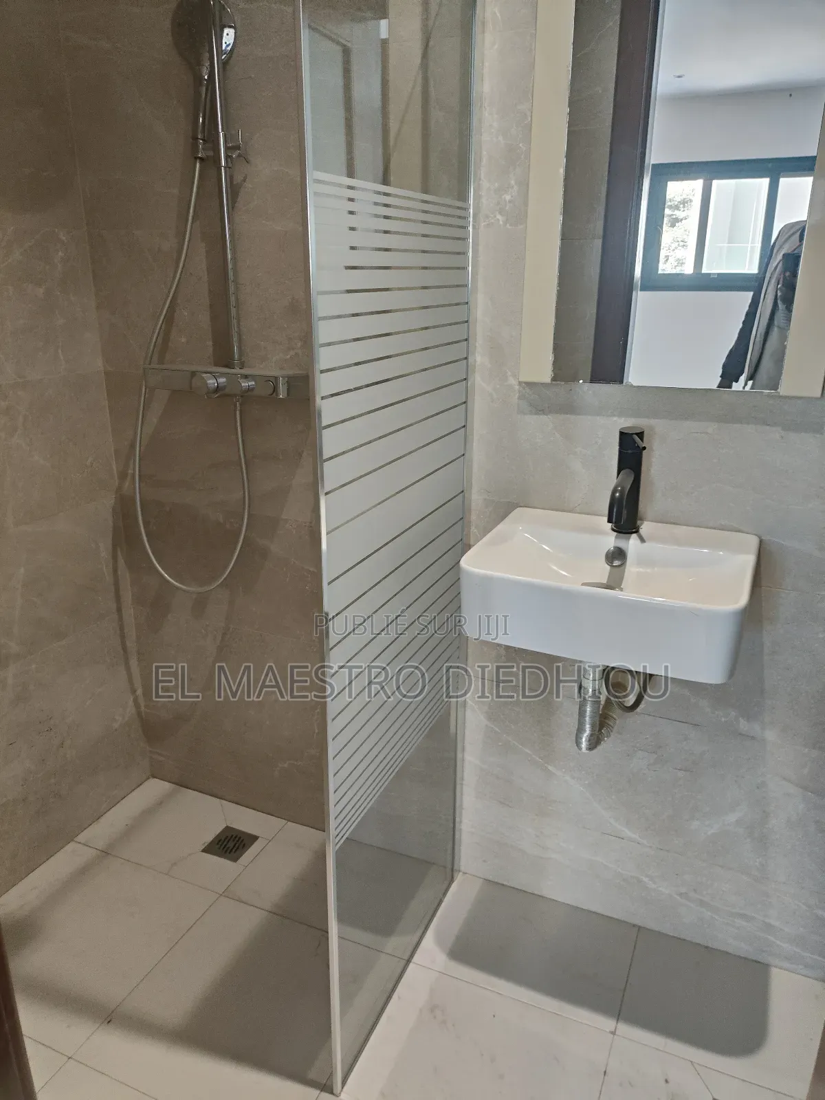 3chbre Appartement dans F4 À Louer Au Point à Louer