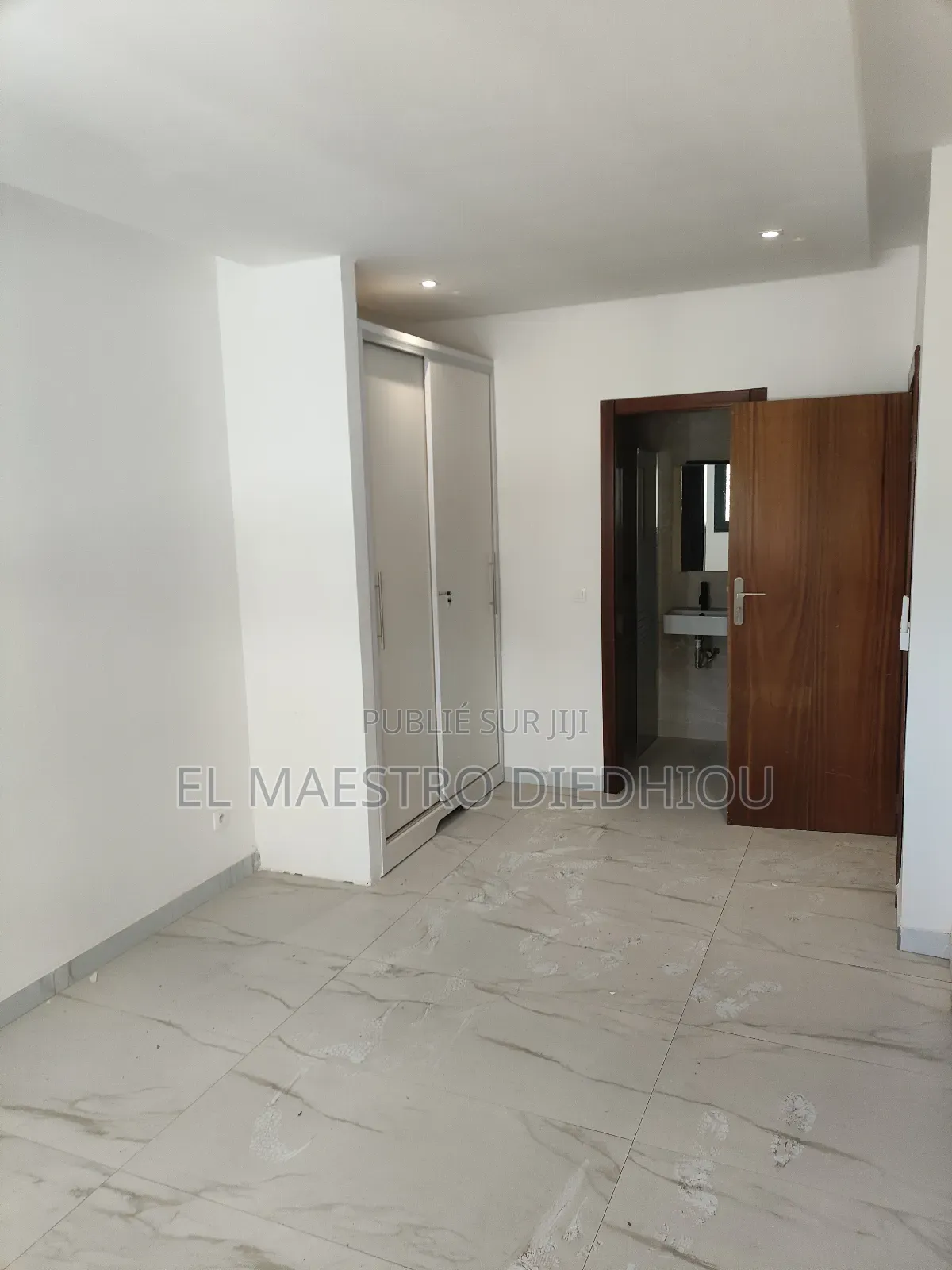 3chbre Appartement dans F4 À Louer Au Point à Louer