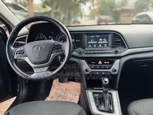 Hyundai Elantra 2018