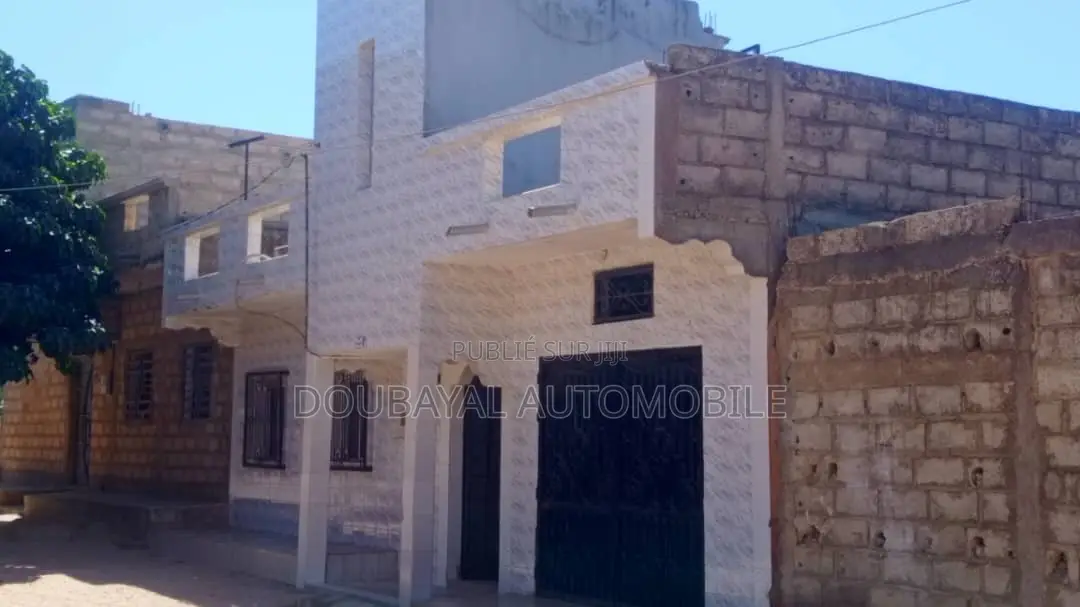 3chbre Maison de ville/terrasse dans Mbour, Thiès Sud à Vendre
