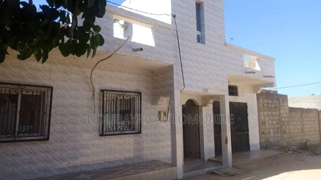 3chbre Maison de ville/terrasse dans Mbour, Thiès Sud à Vendre