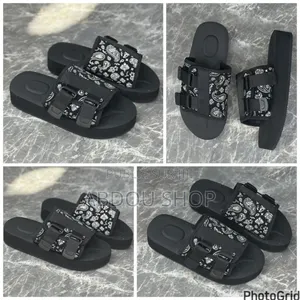 Photo - Shoes Black White Disponible