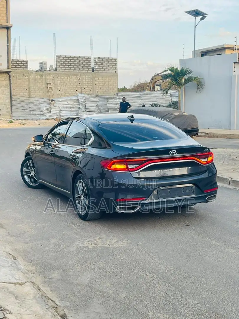 Hyundai Grandeur 2017 Black