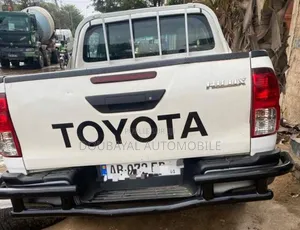 Toyota Hilux Revo Double Cab Deisel 2.4 AWD 2018 Black