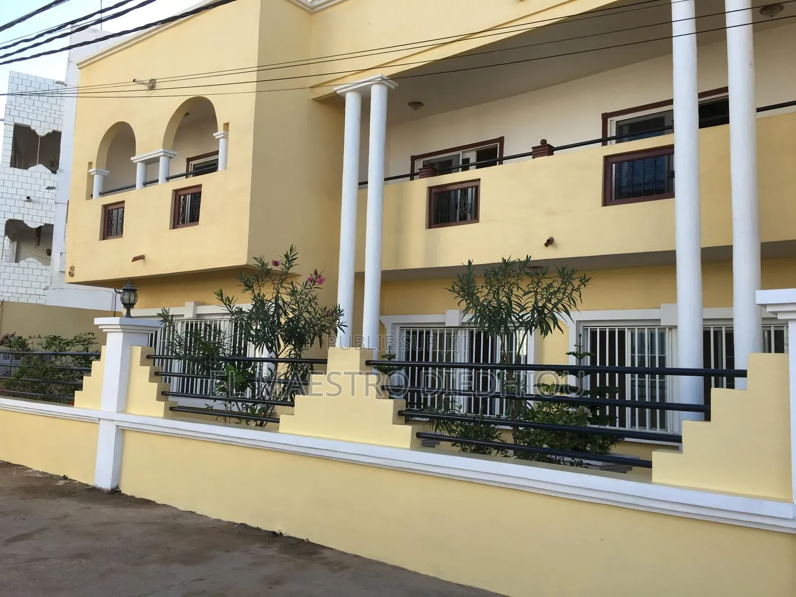 12chbre Villa dans Une Grande Villa À, Almadies à Louer