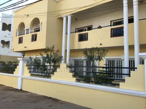 12chbre Villa dans Une Grande Villa À, Almadies à Louer