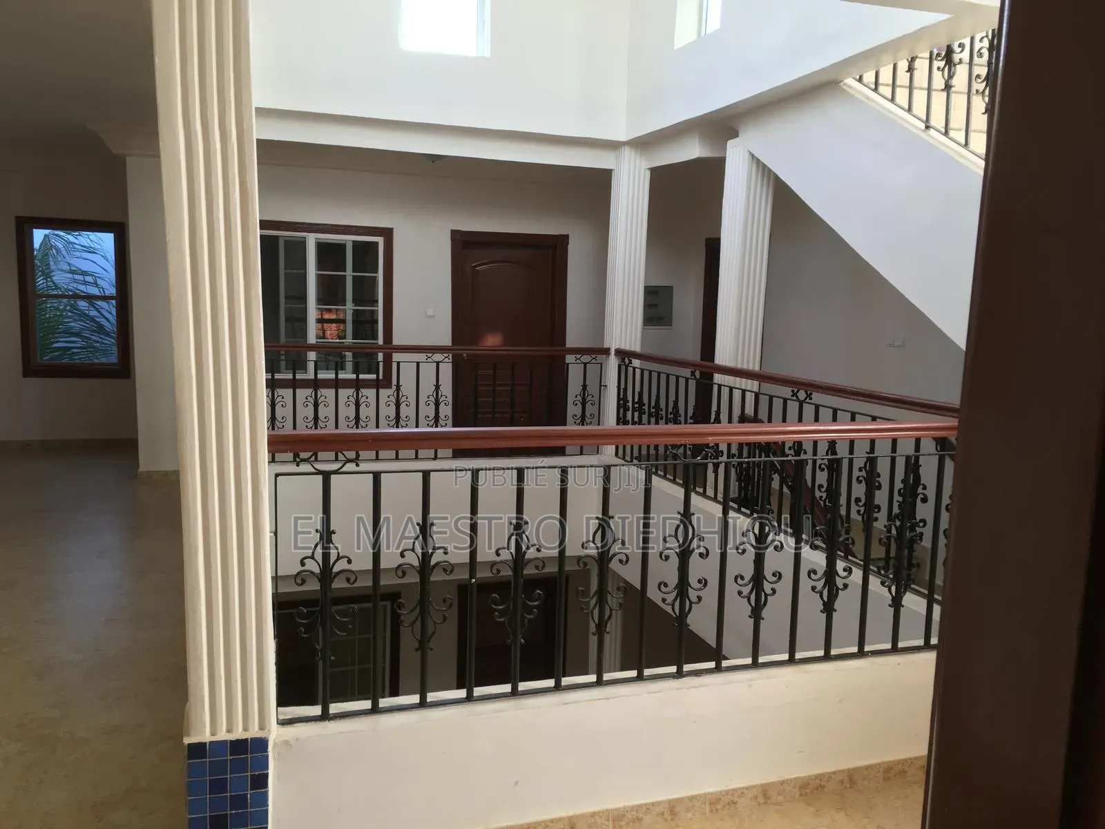 12chbre Villa dans Une Grande Villa À, Almadies à Louer