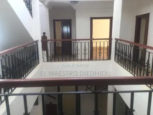 12chbre Villa dans Une Grande Villa À, Almadies à Louer