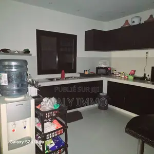 Furnished 3chbre Villa dans Villa, Thiès Sud à Vendre