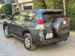 Toyota Land Cruiser Prado 2011 Gris