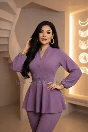 Ensemble Prêt À Porter Pour Femme Très Chic Et Très Confortable