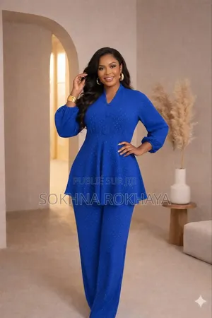 Ensemble Prêt À Porter Pour Femme Très Chic Et Très Confortable