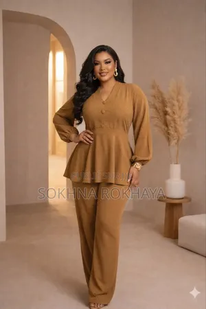 Ensemble Prêt À Porter Pour Femme Très Chic Et Très Confortable