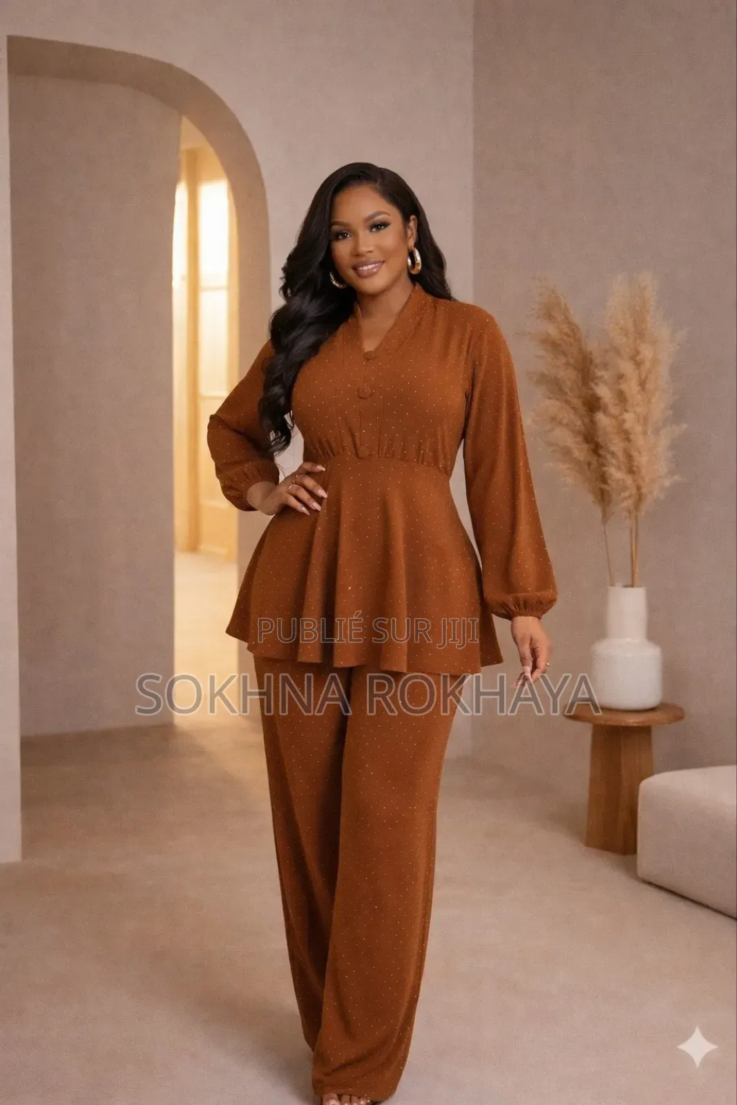 Ensemble Prêt À Porter Pour Femme Très Chic Et Très Confortable