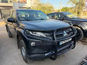 Mitsubishi L200 2023 Black