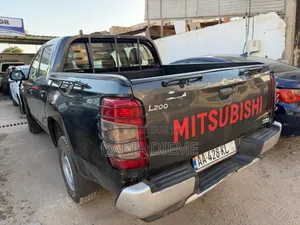 Mitsubishi L200 2023 Black