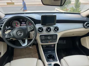 Mercedes-Benz GLA 250 2018 Black