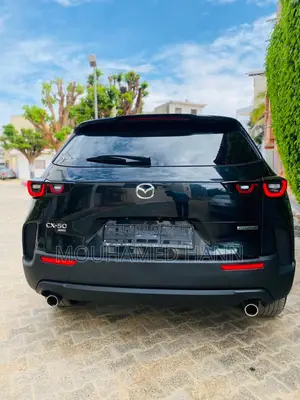 Photo - Mazda CX-50 2023 Blue