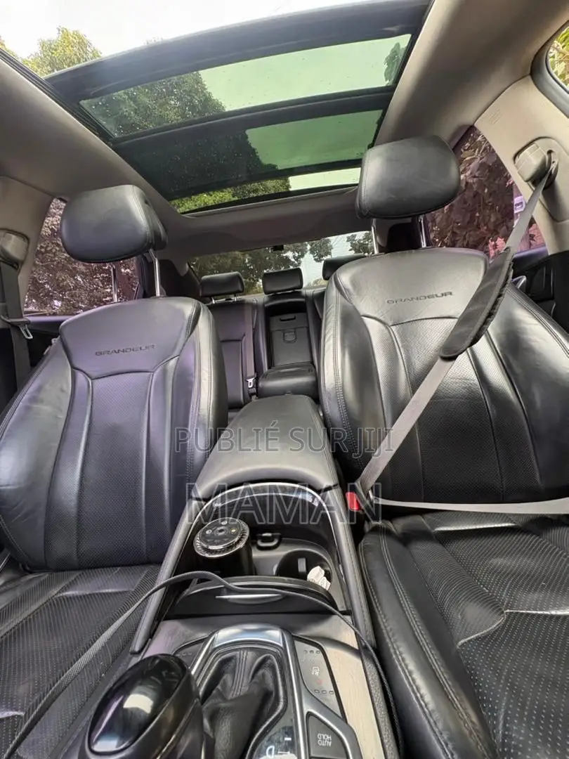 Hyundai Grandeur 2017 Black