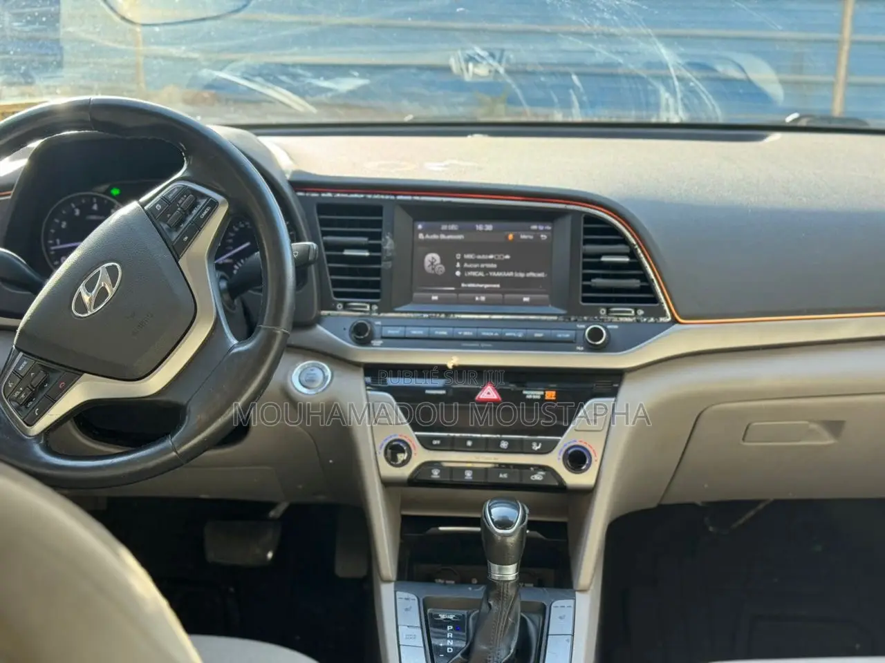 Hyundai Elantra SE Sedan FWD (2.0L 4cyl 6M) 2017 Black