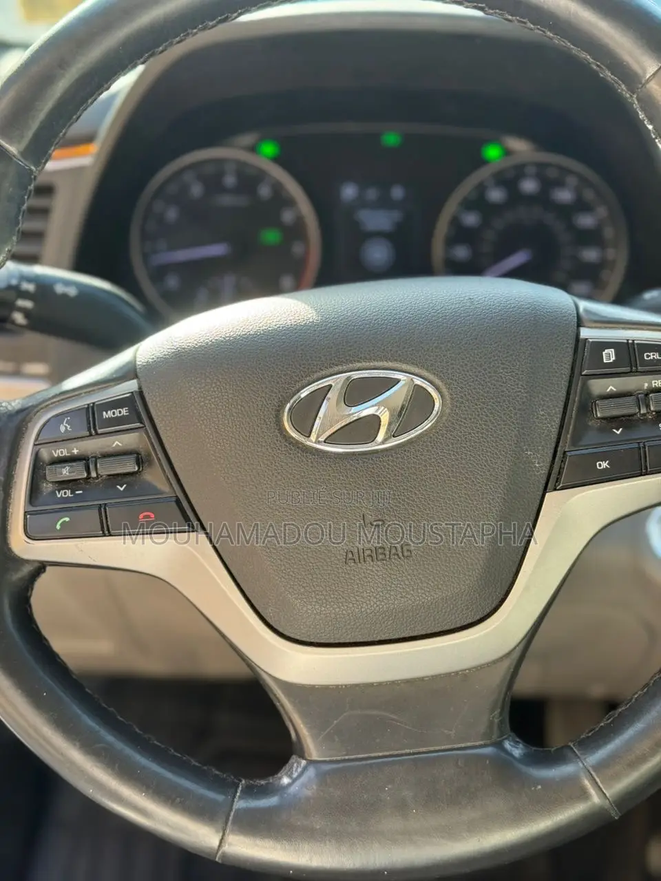 Hyundai Elantra SE Sedan FWD (2.0L 4cyl 6M) 2017 Black