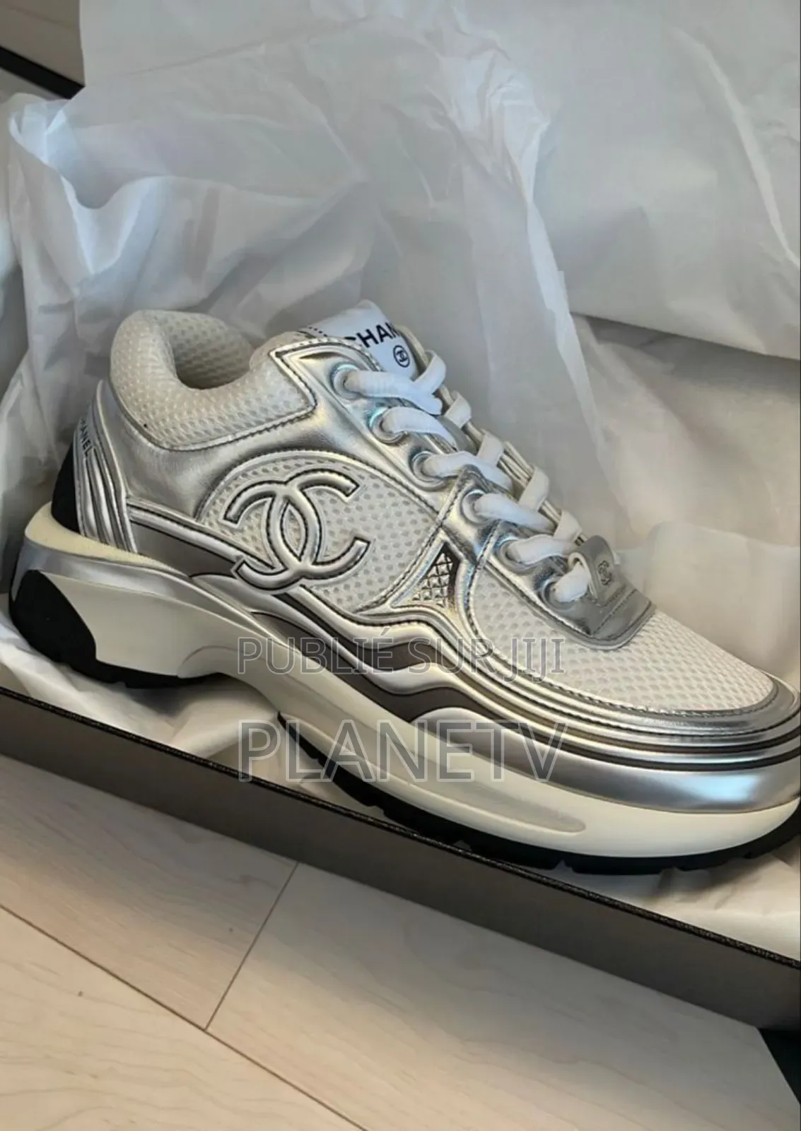 Channel Gris Argenté by Ow