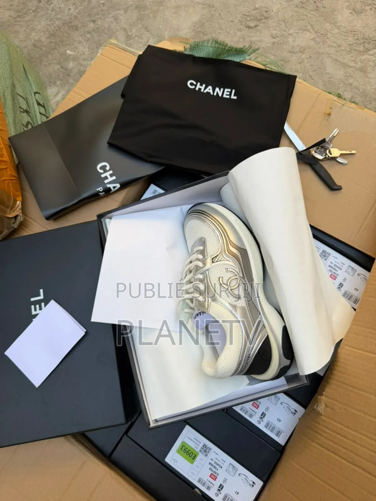 Channel Gris Argenté by Ow