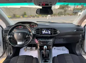 Peugeot 308 2016 Gris