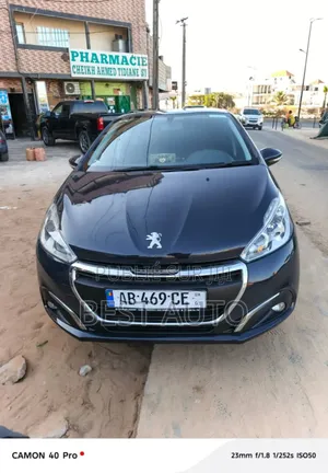 Photo - Peugeot 208 2015 Black