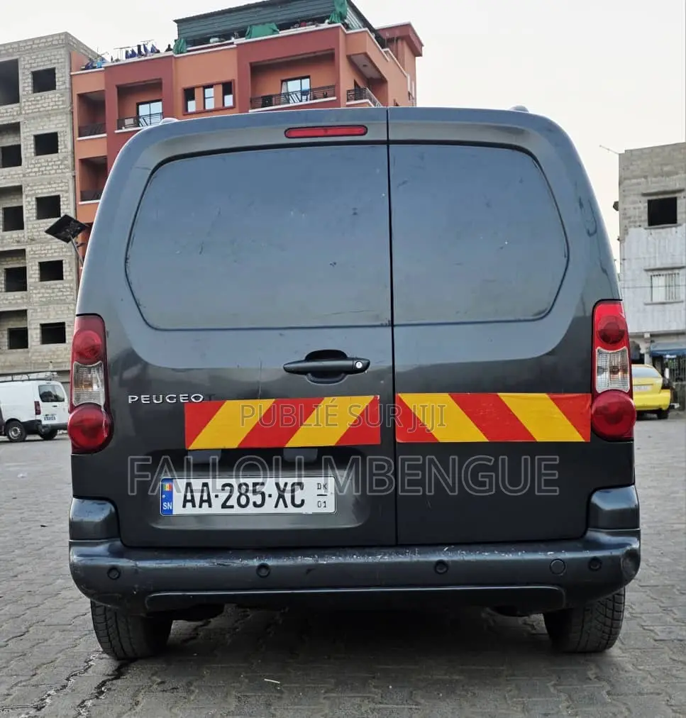 Peugeot Partenaire 2017 Gris