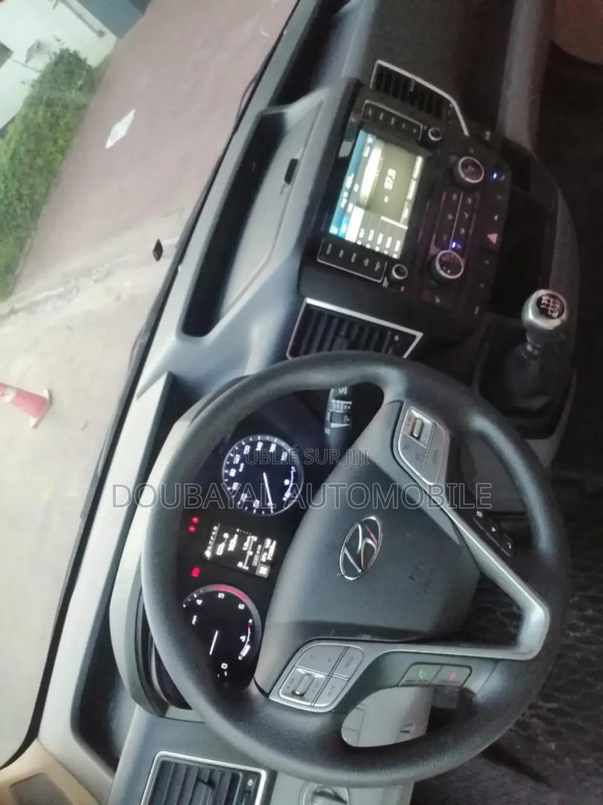 Hyundai Satellite 2016 Noir Mat