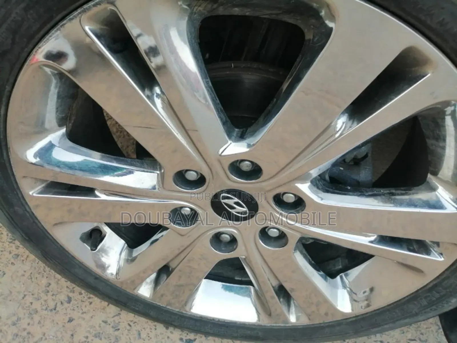 Hyundai Satellite 2016 Noir Mat