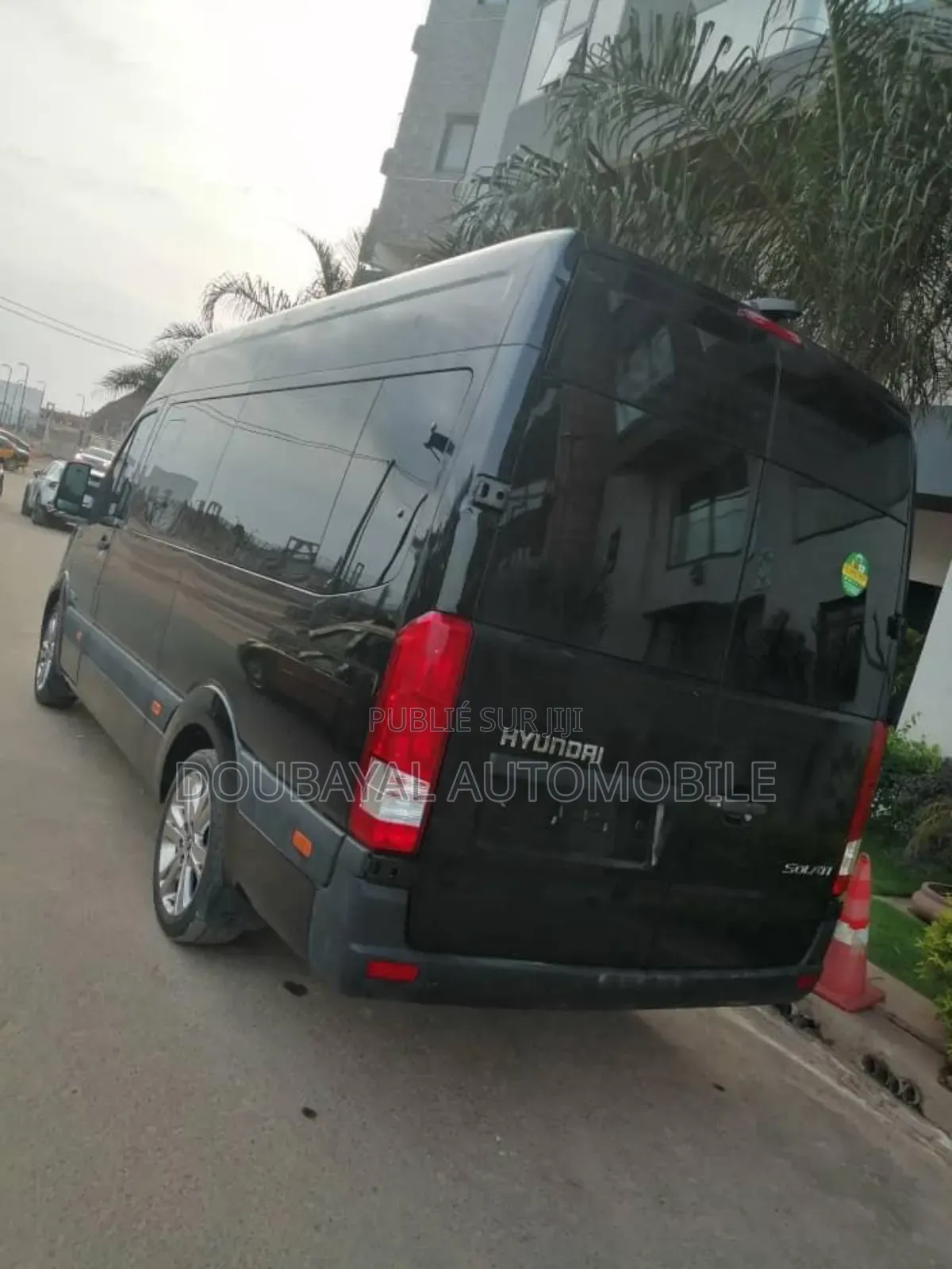 Hyundai Satellite 2016 Noir Mat