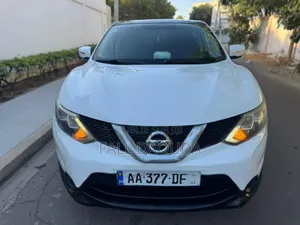 Photo - Nissan Qashqai 2015 Blanc